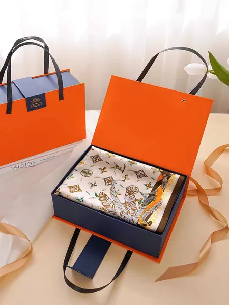 微信图片_20231106144021 Gift Box - Silk Scarf